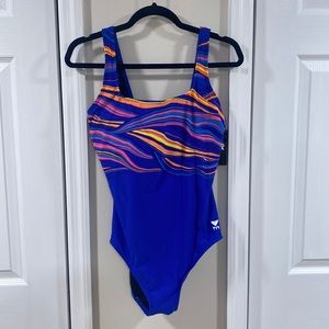 TYR woman’s bathing suit